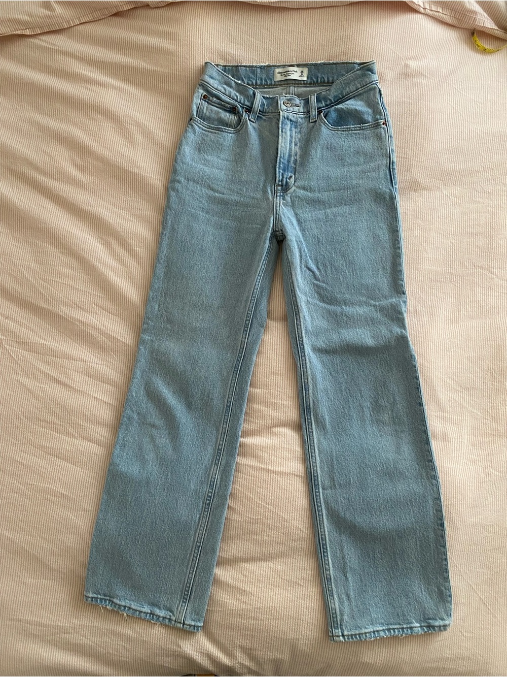 Abercrombie & Fitch 90’s Relaxed Jean High Rise Size 25 S *NOT CURVE LOVE